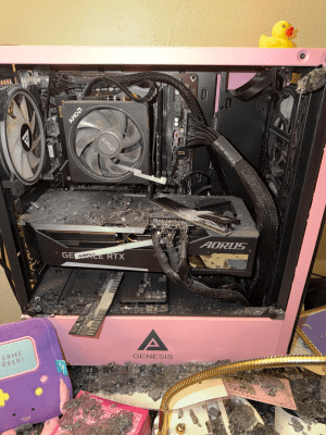 Bild zu Complete Systemen: Kogel vliegt door muur, maar gaming-pc voorkomt mogelijk dodelijke afloop