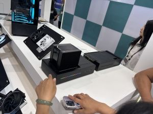 Bild zu Koeling: DeepCool showt ITX-systeem met twee modules en uitstekende towerkoeler