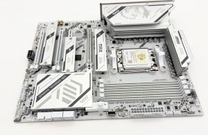 MSI MAG X870E GAMING PLUS MAX WIFI