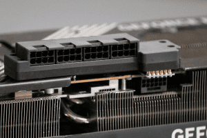 Bild zu Videokaarten: Flexibele RTX 5090-mod voorkomt 12V-2x6-smeltprobleem dankzij vier 8-pins PCIe-stekkers