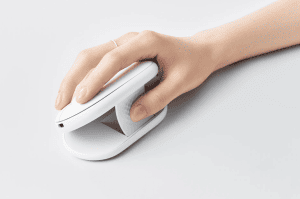 Bild zu Invoerapparatuur: Draadloze muis die schakelt tussen platte of ergonomische vorm bij Logitech