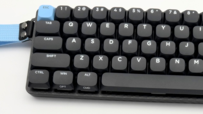 Epomaker Carbon 60 Review. Een bijzonder meeneemkeyboard