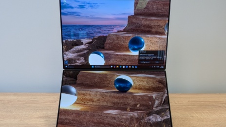 Asus Zenbook Duo UX8407A Review. Dit is de meest perfecte werklaptop van dit moment