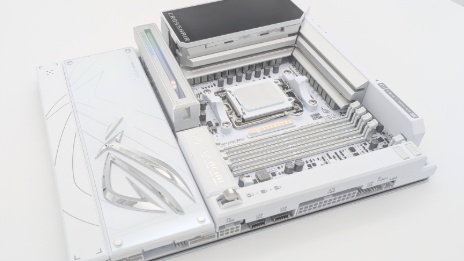 Asus ROG Crosshair X870E Glacial Review. Je blijft likkebaarden bij dit luxe bord.