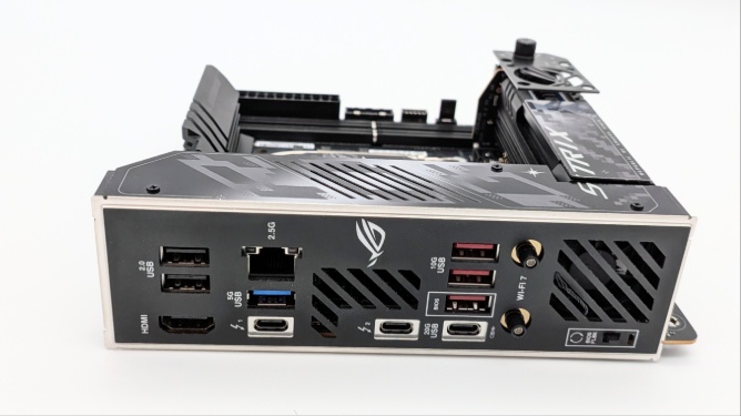 Asus ROG Strix Z890-I Gaming WiFi. Een een zeer geavanceerd Intel Mini ITX-moederbord
