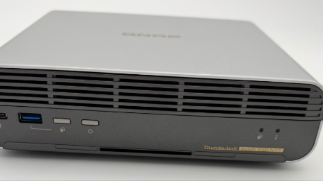 QNAP TBS-h574TX Review. Deze mini nas biedt grootse mogelijkheden