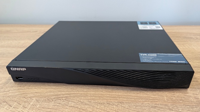 QNAP TVR-AI200 Review, Een slim middelpunt voor camerabeveiliging