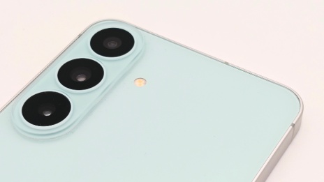 Samsung S26 FE Review. Een verantwoorde keuze, met een behoorlijk minpunt