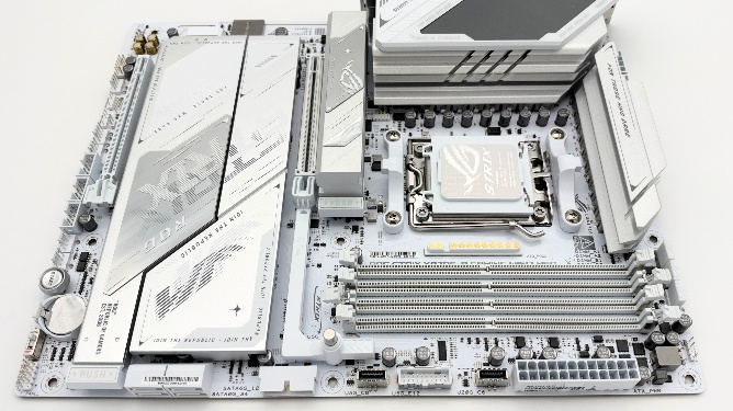 Asus ROG Strix X870E-A Gaming WiFi 7 Neo Review. Een prijzig moederbord met veel upgrademogelijkheden