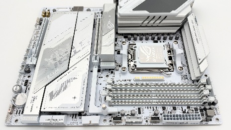 Asus ROG Strix X870E-A Gaming WiFi 7 Neo Review. Een prijzig moederbord met veel upgrademogelijkheden